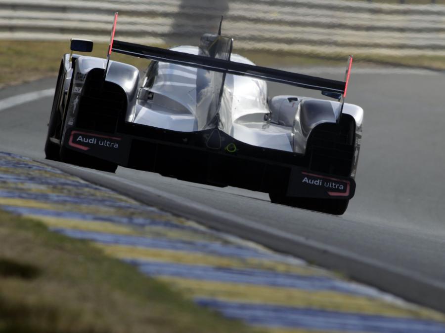  Audi R18 TDI 2011 года  (фото 10 из 77)